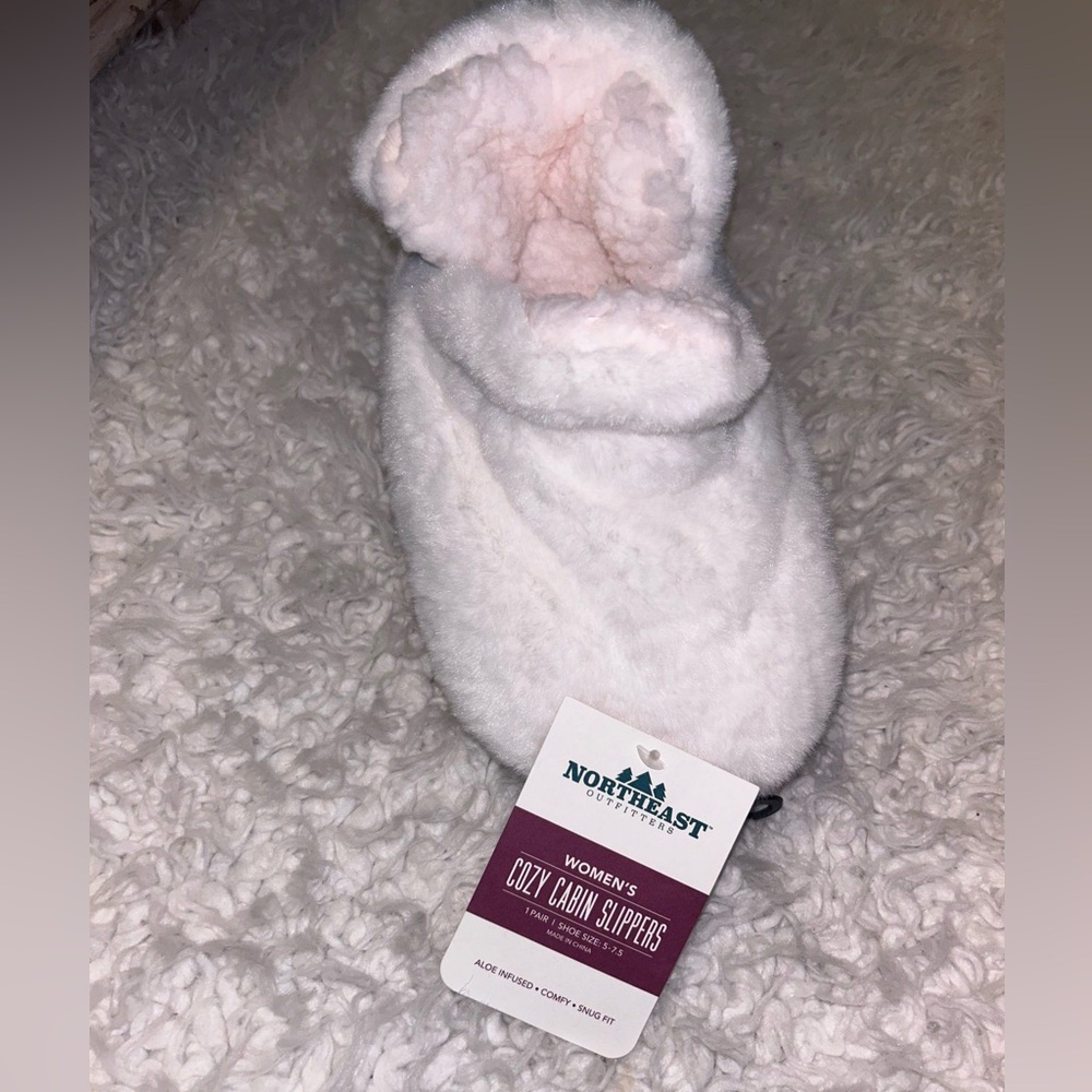 50%offw❤️Northeast Outfitters Cozy Cabin pink white Slippers NWT Small #8